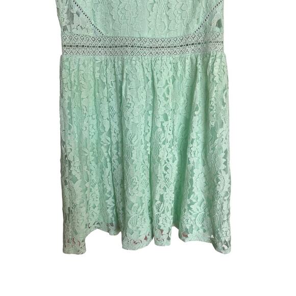 Altar'd State Women's Mint Green Lace Dress with Peek-a-boo Waist Size Large - Picture 2 of 7